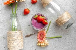 Overnight oats met blauwe bessen en een makkelijk vaasje knutselen